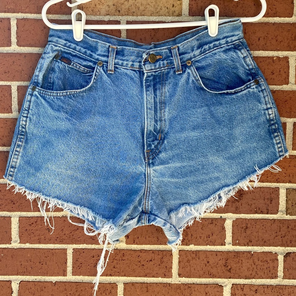 Vintage Chic Cut off denim shorts High Waisted